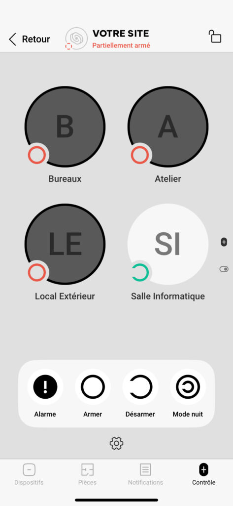 Vue de l'application du système d'alarme sur mesure pour les professionnels.