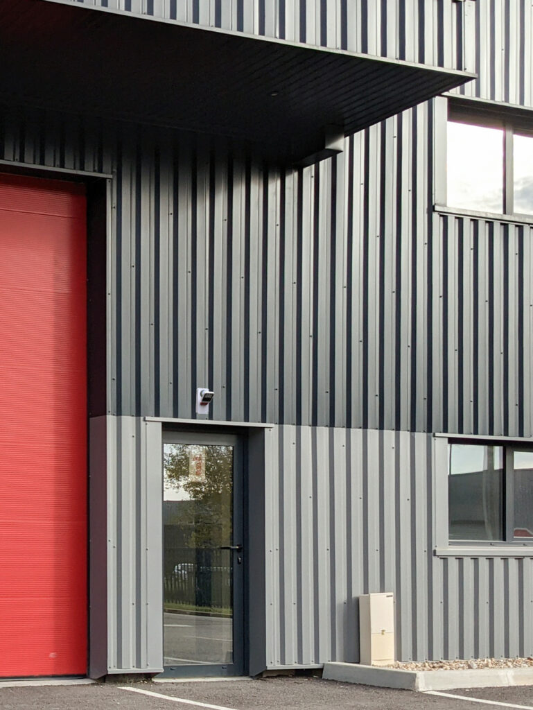 Présenation d'un installation de notre éclairage de sécurité intelligent : le compact +.